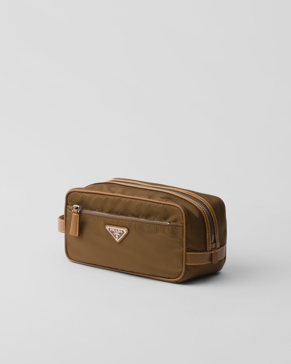 Prada Pouch de Re-Nylon y piel