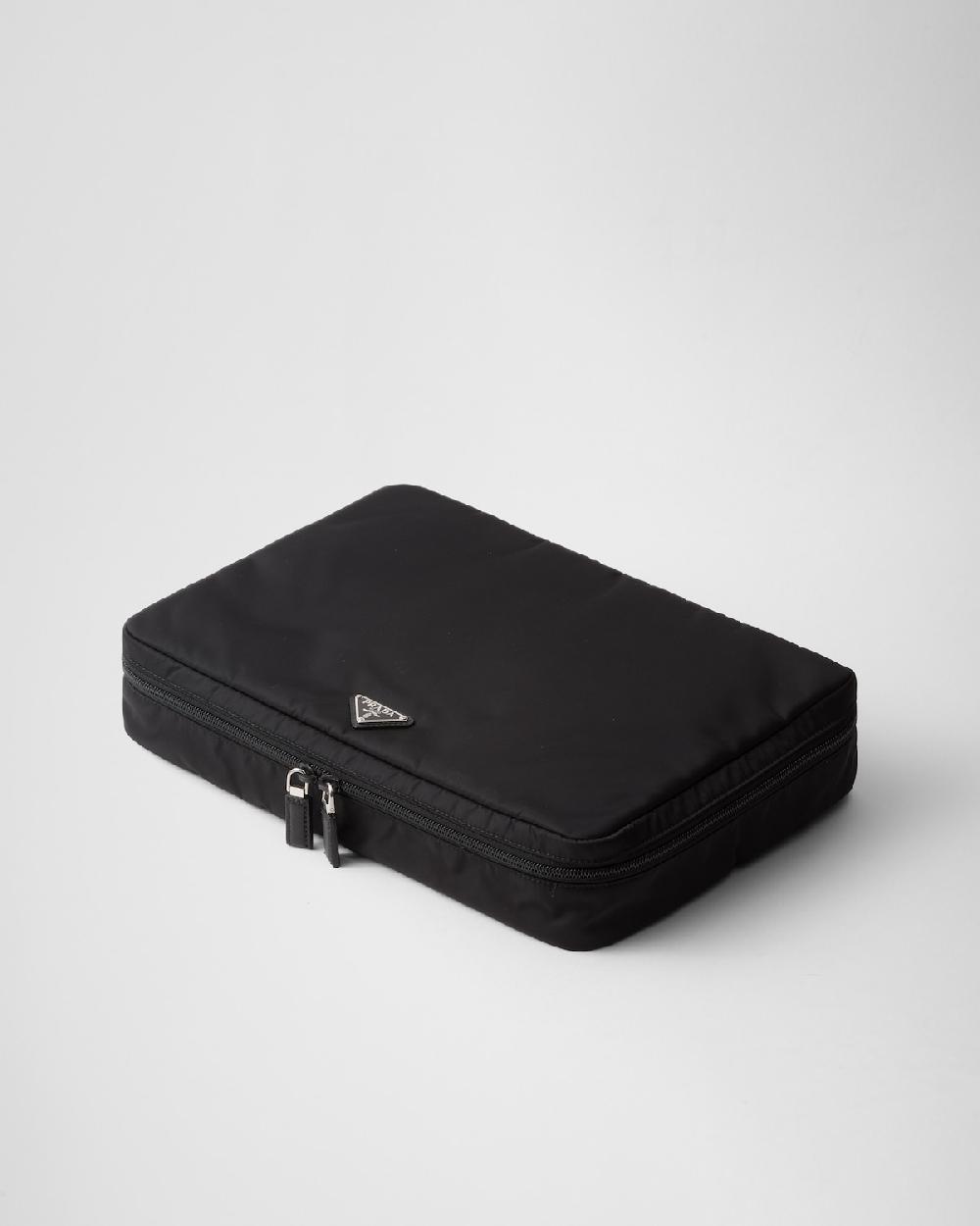 Prada Pouch grande de Re-Nylon con cremallera