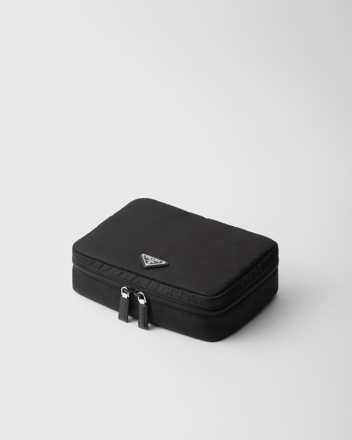 Prada Pouch mediano de Re-Nylon con cremallera