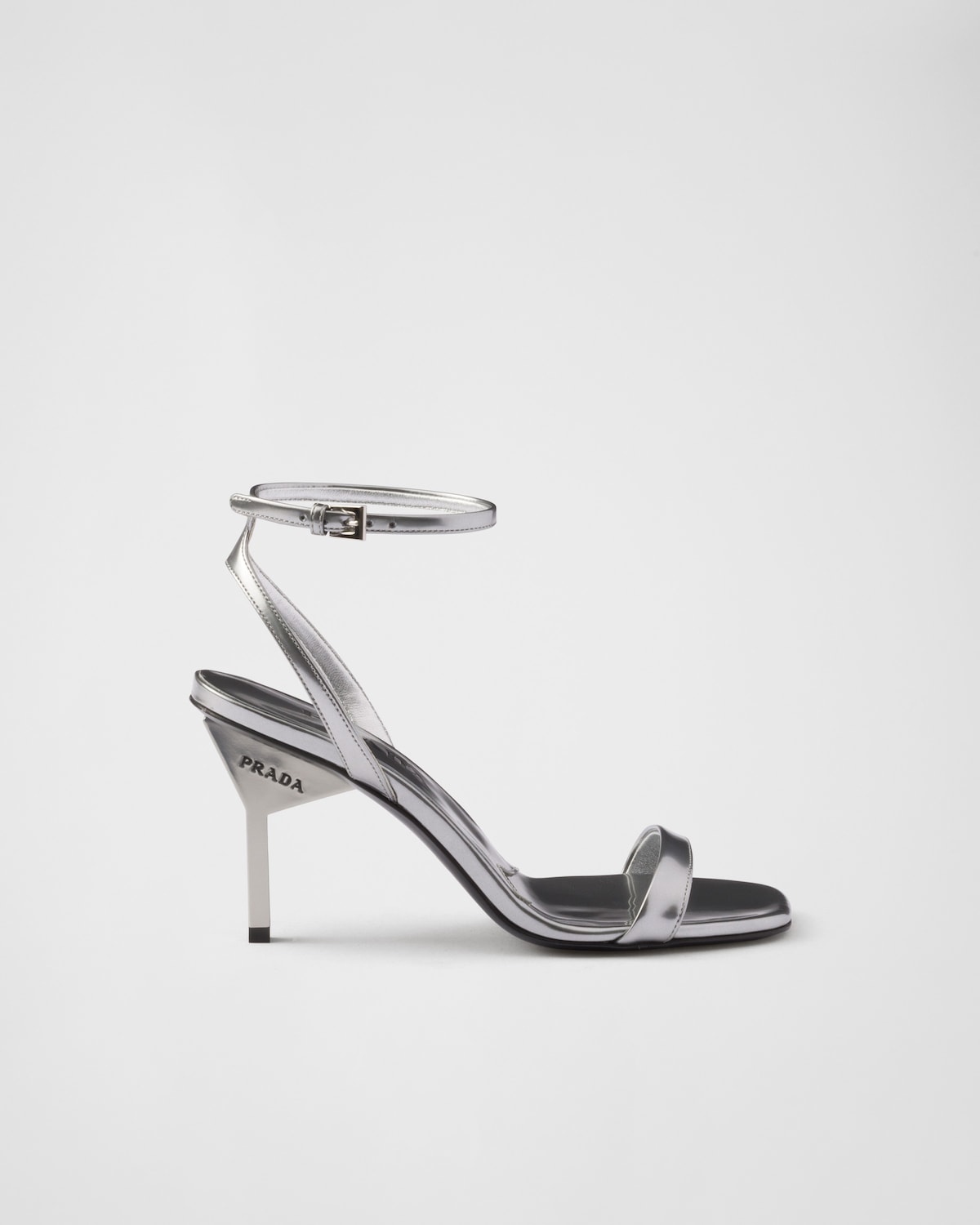 Prada Sandalias de piel metalizada