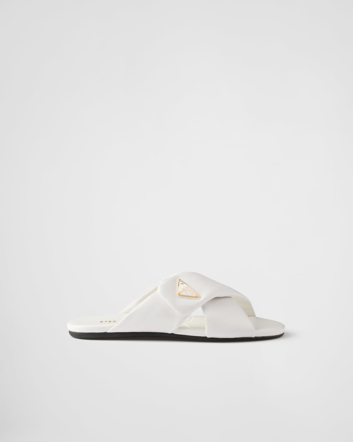 Prada Sandalias planas de napa acolchada