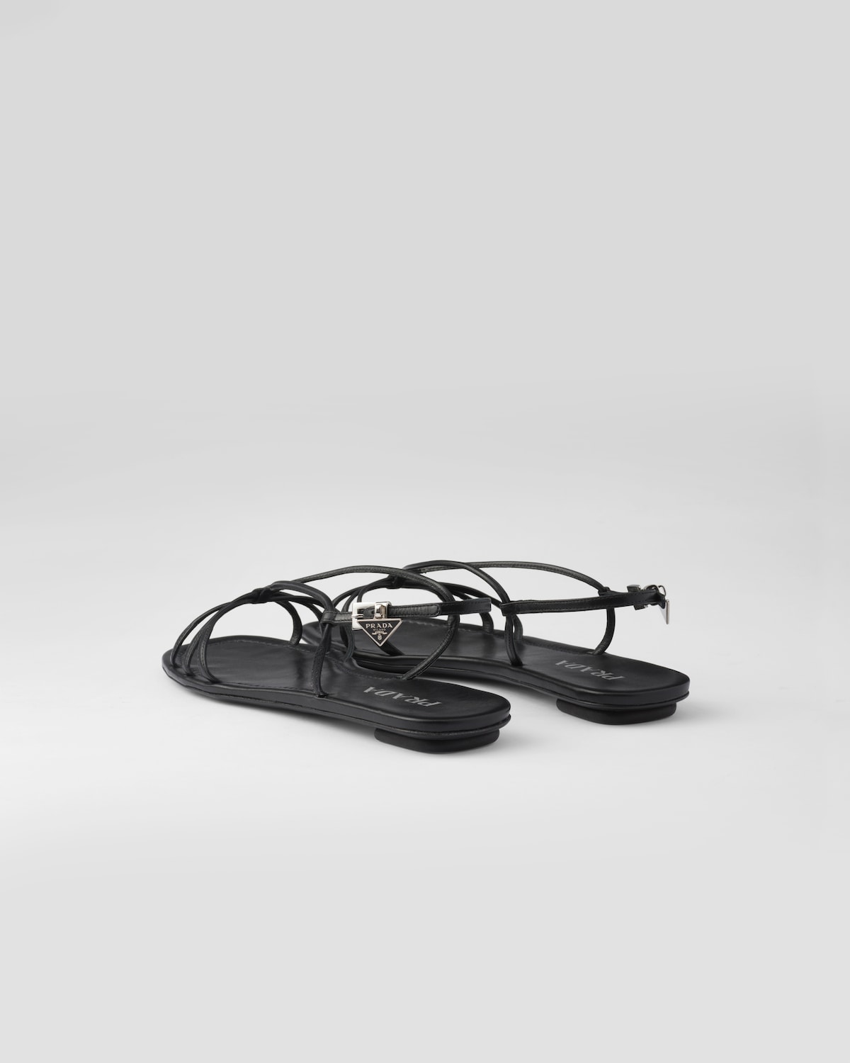 Prada Sandalias Planas De Piel