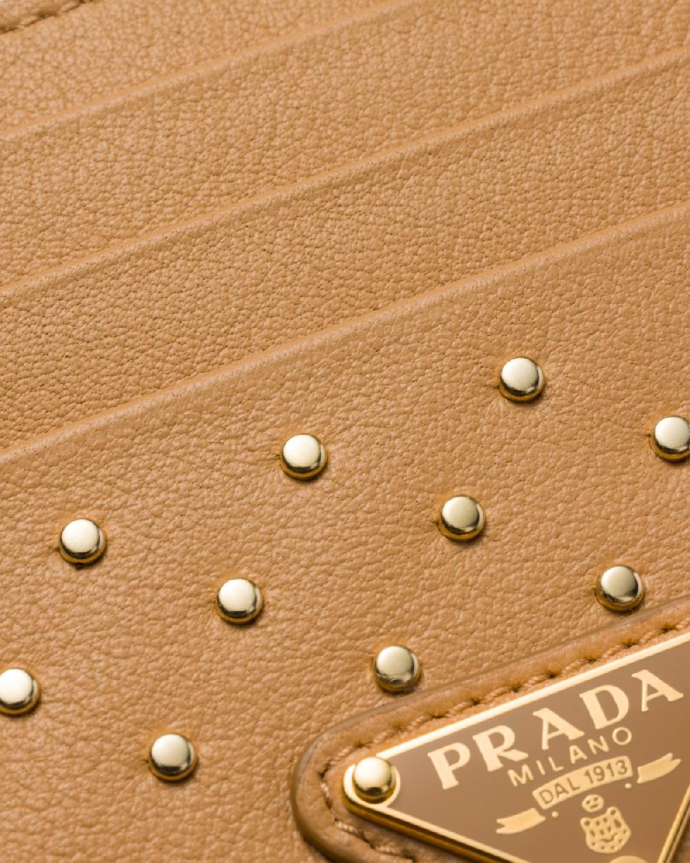 Prada Tarjetero de piel con tachuelas