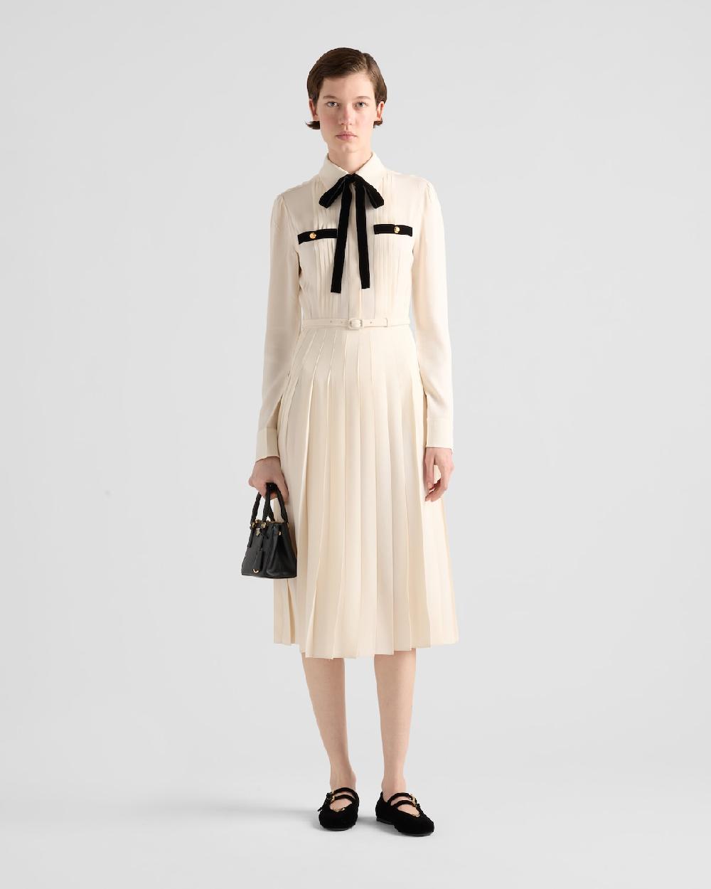 Prada Vestido largo plisado de sablé de satén