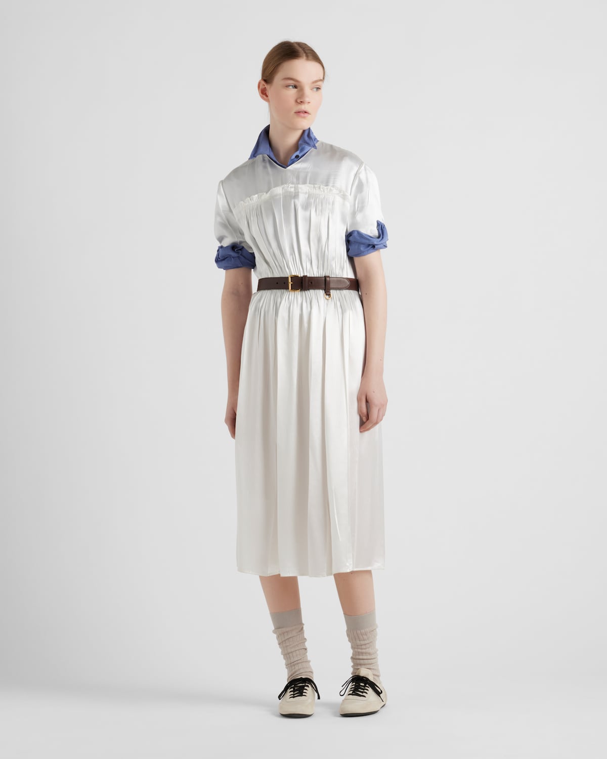 Prada Vestido midi de satén bordado