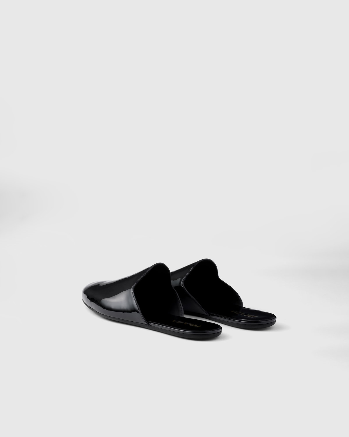 Prada Zapatillas De Charol Destalonadas