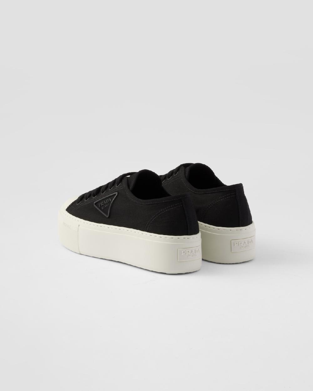 Prada Zapatillas De Tela Con Cordones