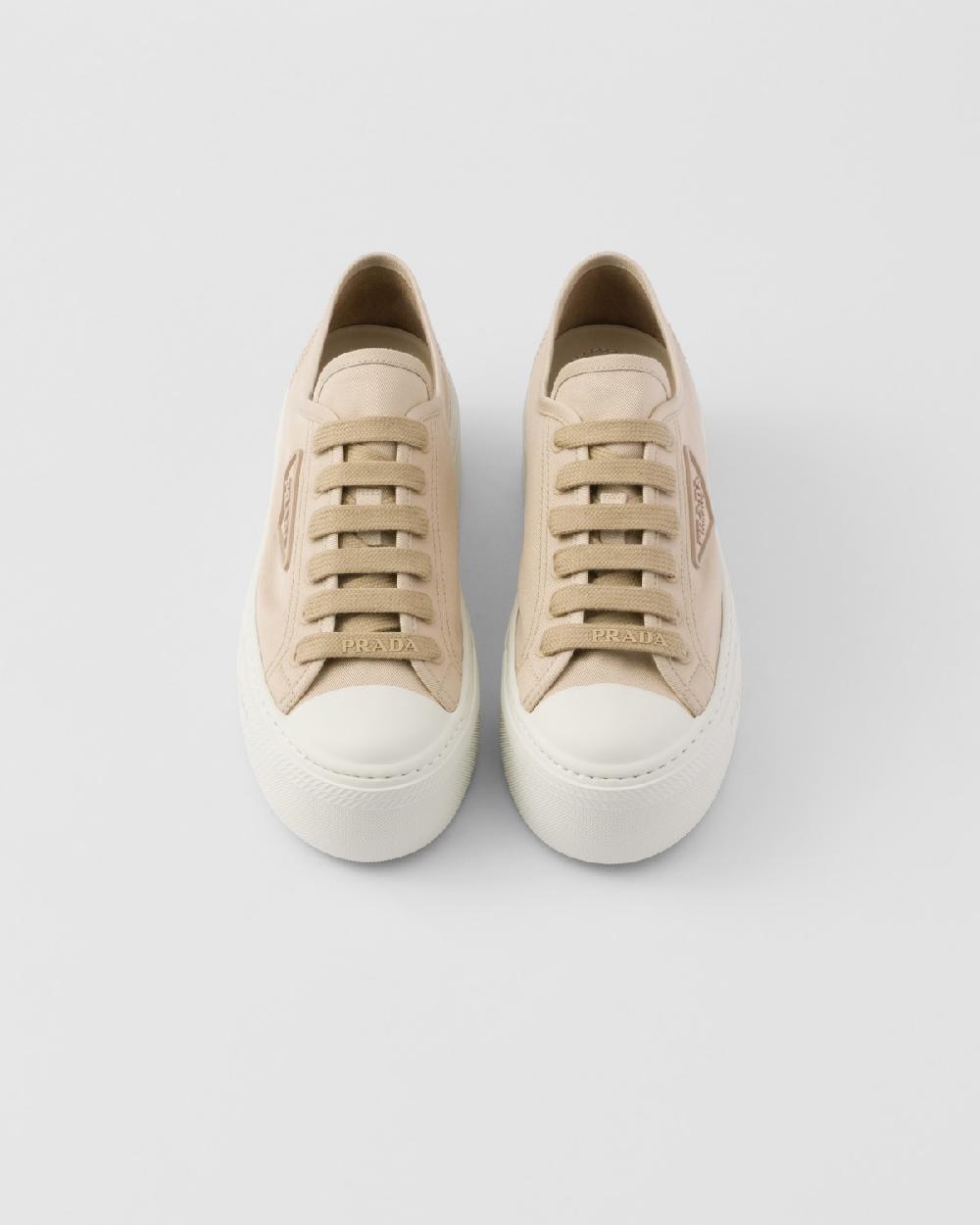 Prada Zapatillas De Tela Con Cordones