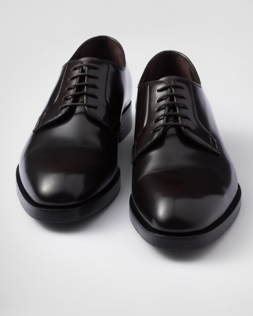 Prada Zapatos De Piel Cepillada Con Cordones