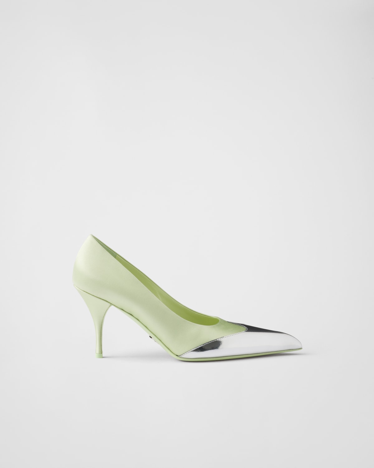 Prada Zapatos de tacón de satén y piel metalizada