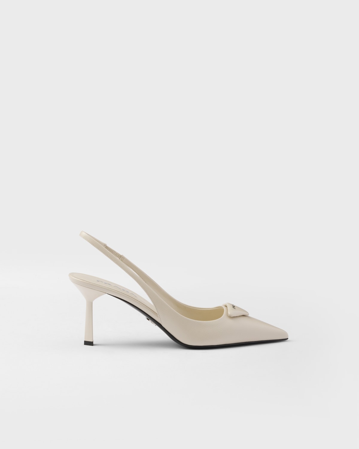 Prada Zapatos de salón destalonados de charol Saffiano