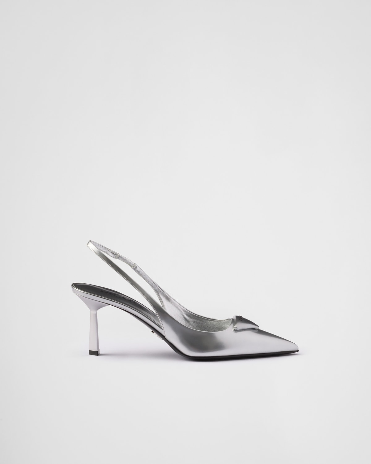 Prada Zapatos de salón destalonados de piel metalizada