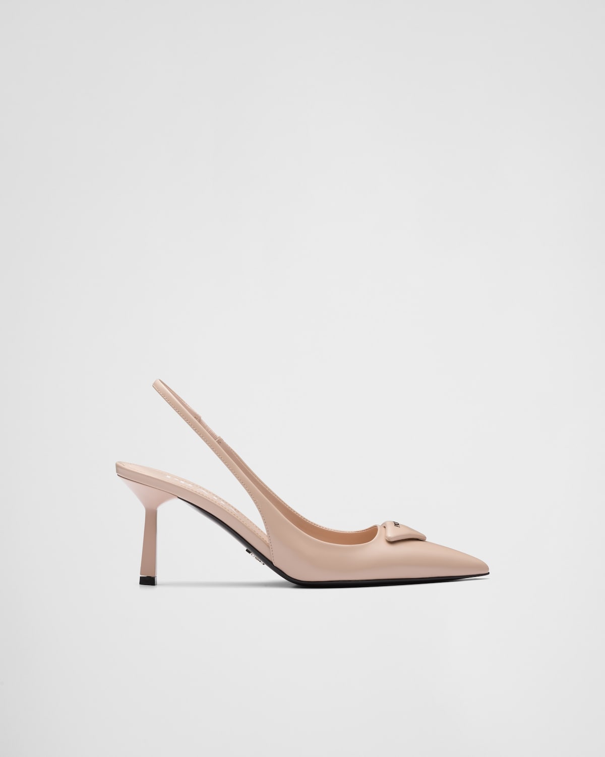 Prada Zapatos de salón slingbacks en piel cepillada