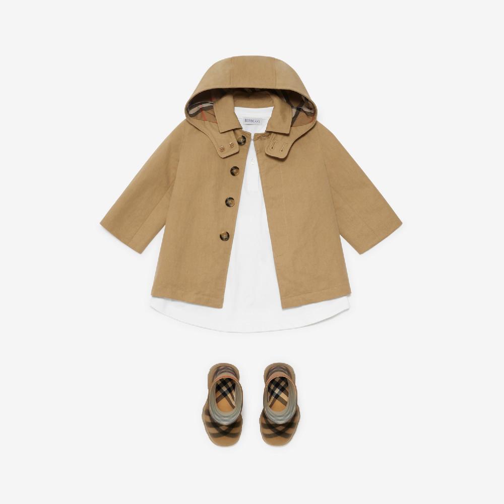 Burberry Abrigo Tres Cuartos En Nailon Y AlgodónPrecio 590 00 € 6-24 Meses