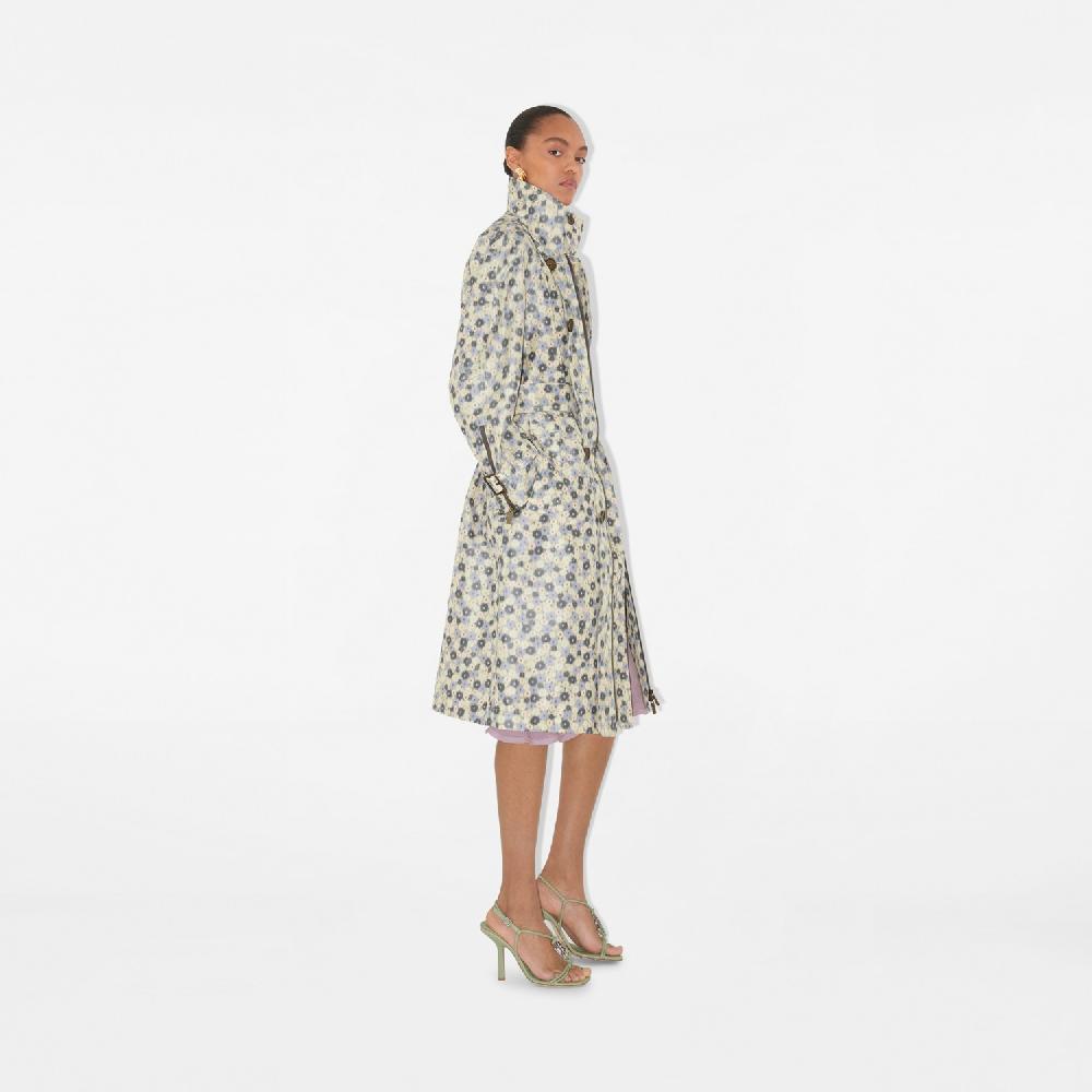 Burberry Abrigo Tres Cuartos Largo Y Ligero Con Estampado De MargaritasPrecio 2.790 00 € Novedades