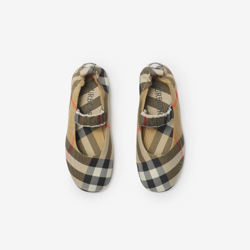 Burberry Bailarinas En Mezcla De Nailon CheckPrecio 350 00 € 6-36 Meses