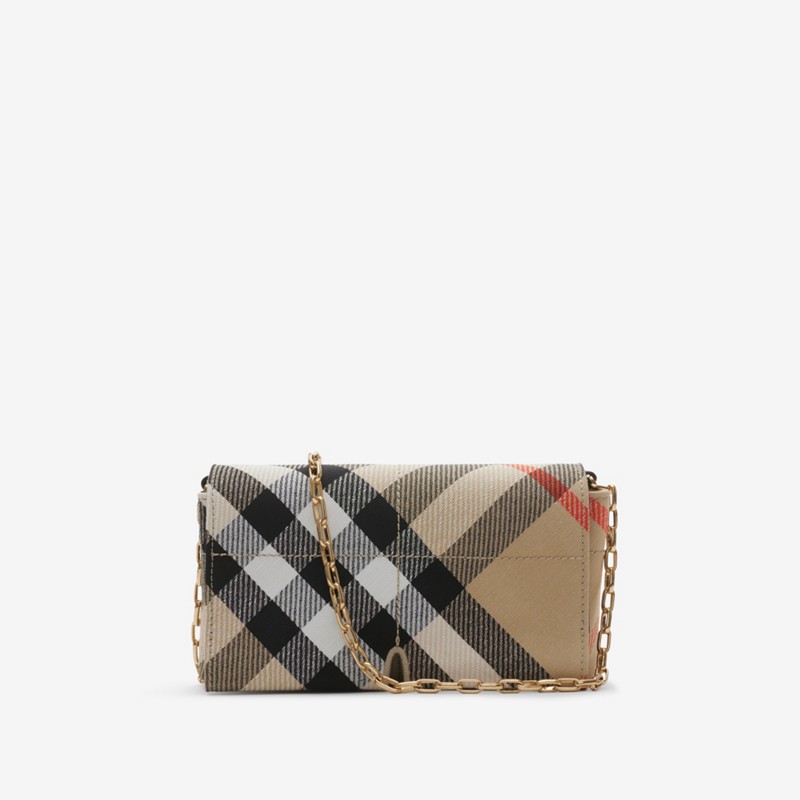 Burberry Bolso Snip mini con asa de cadenaPrecio 950 00 € Personalizable con iniciales