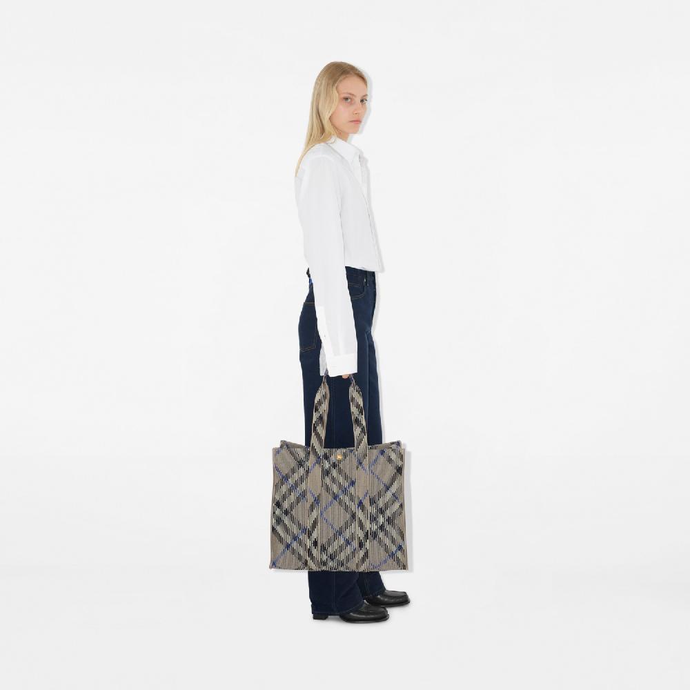 Burberry Bolso Tote Mediano En Tejido CheckPrecio 1.590 00 €