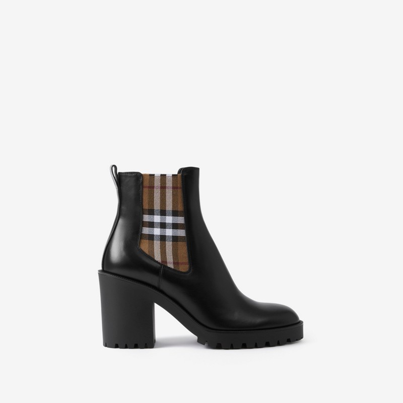 Burberry Botines en piel con paneles CheckPrecio 850 00 € Disponibilidad limitada