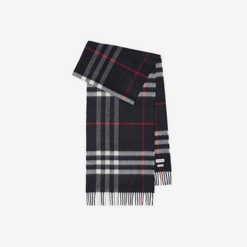 Burberry Bufanda en cachemir CheckPrecio 490 00 € Personalizable con iniciales