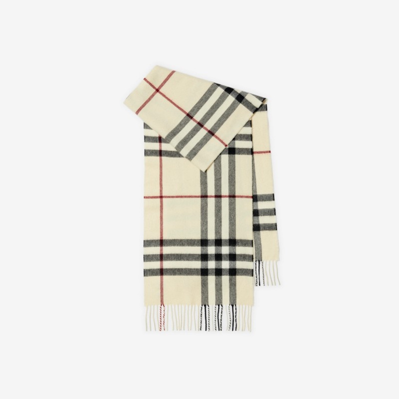 Burberry Bufanda en cachemir CheckPrecio 490 00 € Personalizable con iniciales