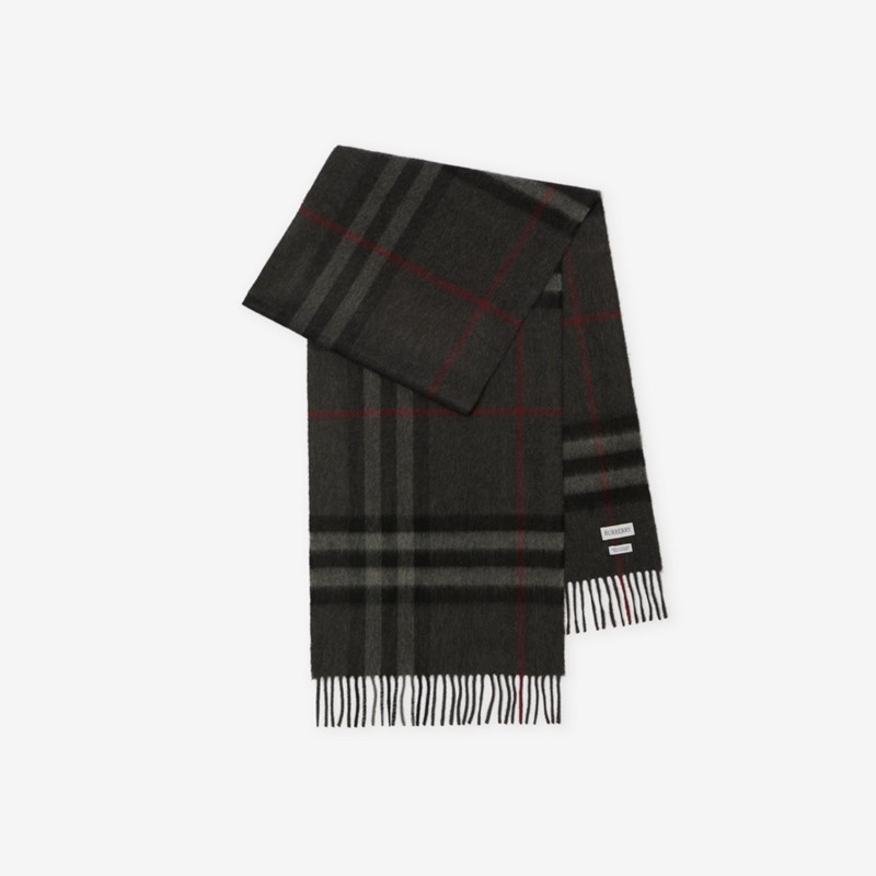 Burberry Bufanda en cachemir CheckPrecio 490 00 € Personalizable con iniciales