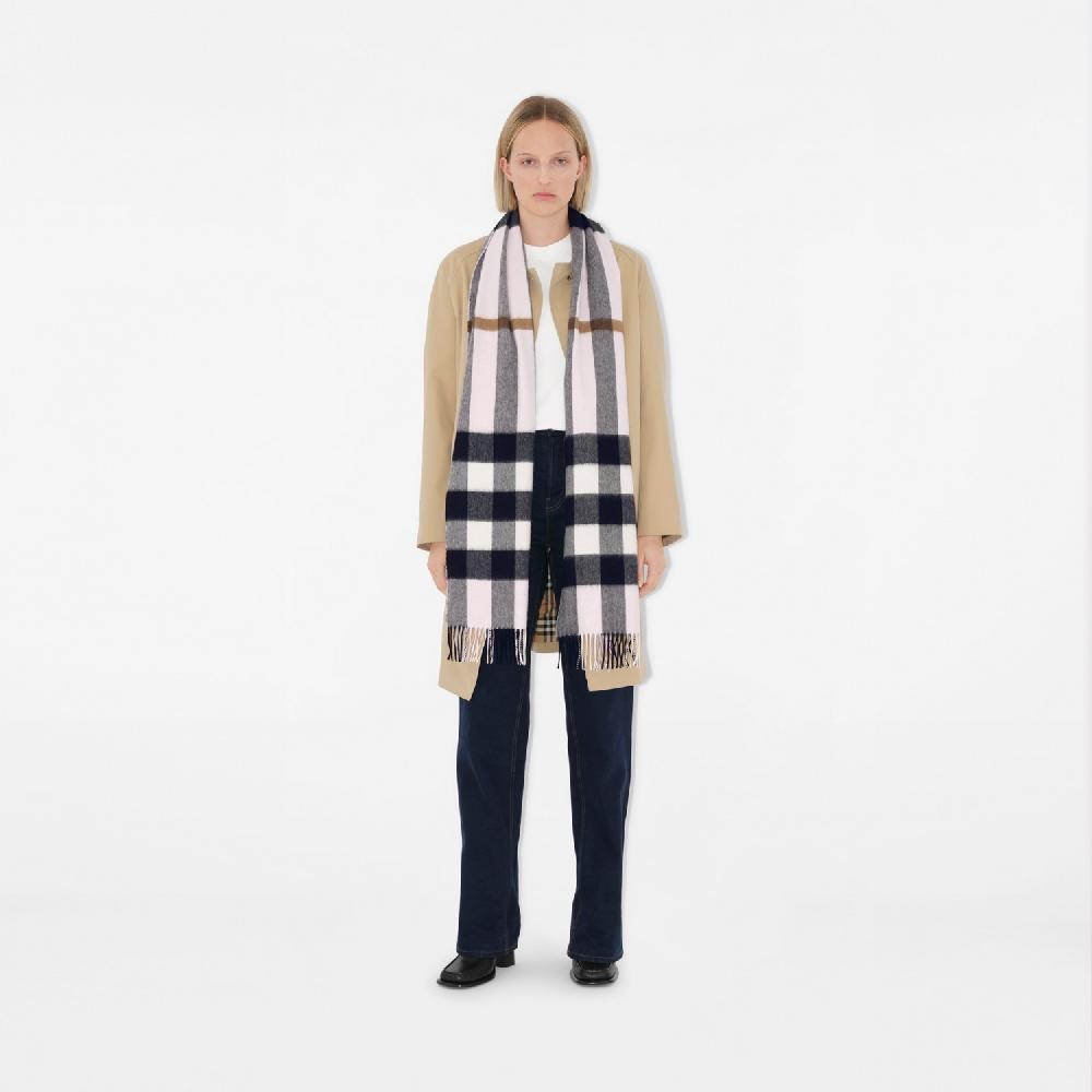 Burberry Bufanda En Cachemir CheckPrecio 550 00 € Personalizable Con Iniciales