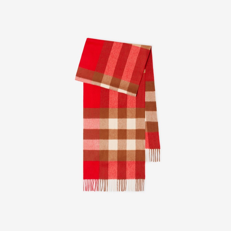 Burberry Bufanda en cachemir CheckPrecio 550 00 € Personalizable con iniciales