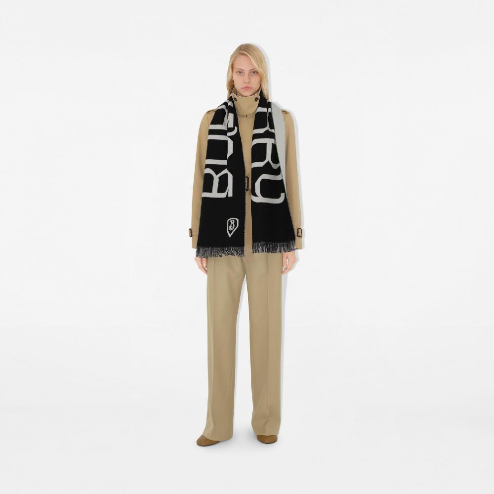 Burberry Bufanda En Lana Con LogotipoPrecio 320 00 €