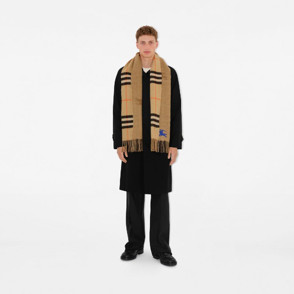 Burberry Bufanda Reversible En Cachemir Check Con EKDPrecio 550 00 € Probador Virtual