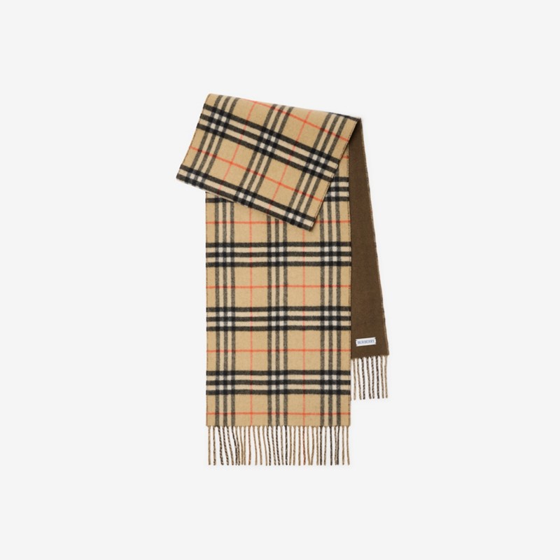 Burberry Bufanda reversible en cachemir CheckPrecio 550 00 € Personalizable con iniciales