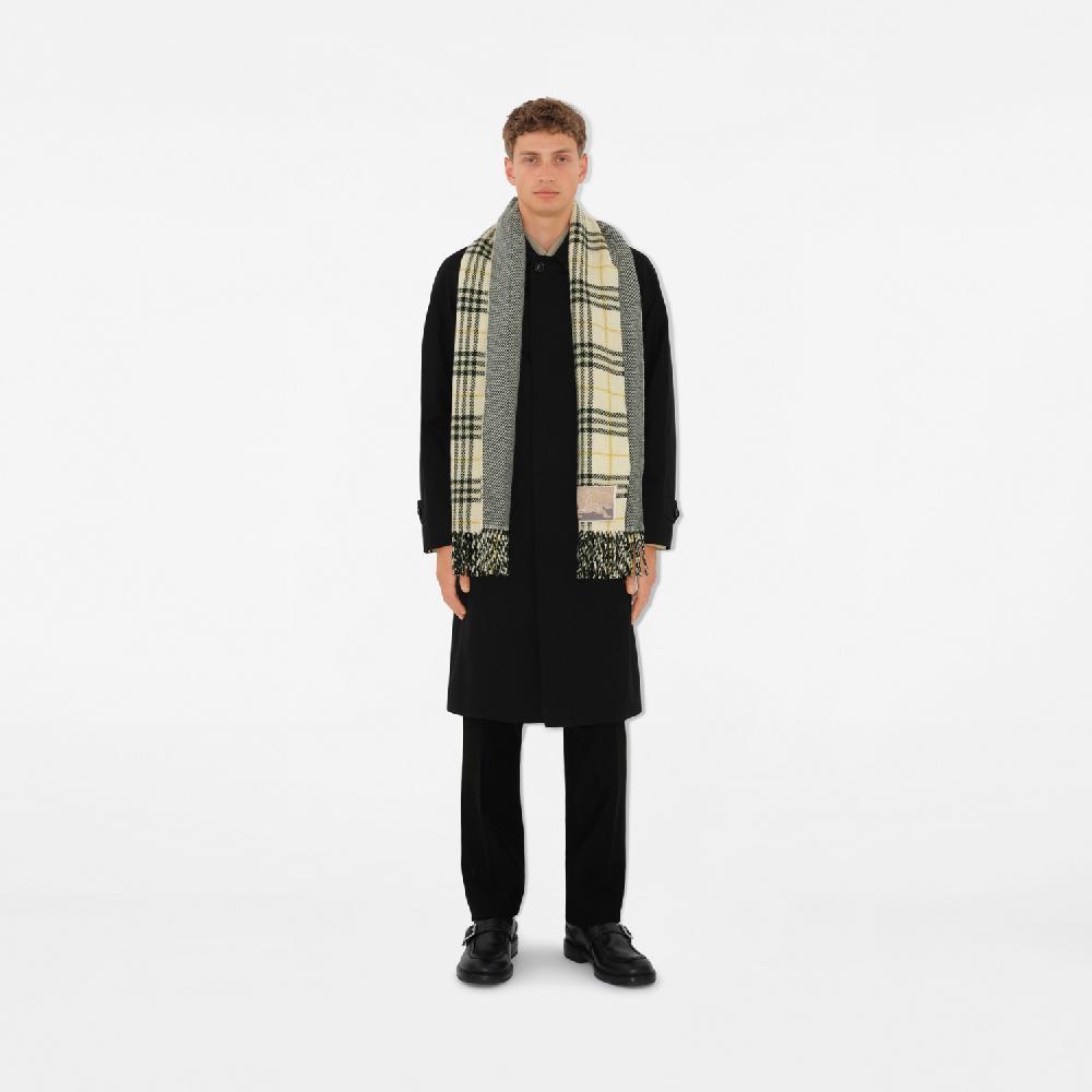 Burberry Bufanda Reversible En Cachemir Y Lana CheckPrecio 550 00 € Pasarela