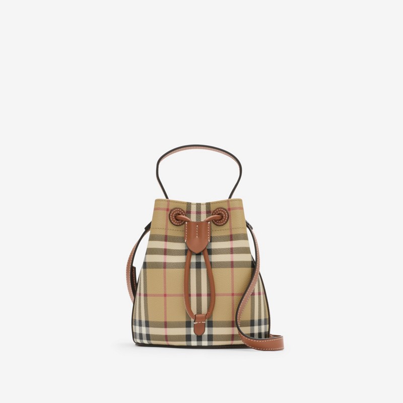 Burberry Minibolso bombonera TBPrecio 1.150 00 €