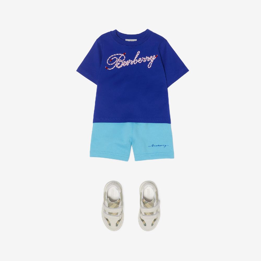 Burberry Camiseta En Algodón Con Logotipo En CordonesPrecio 150 00 € 6-24 Meses