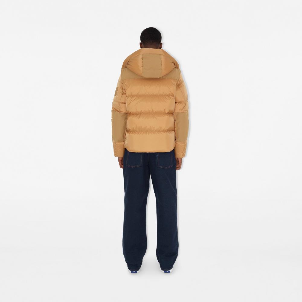 Burberry Chaqueta De Plumas En Nailon Con Mangas ExtraíblesPrecio 1.450 00 €