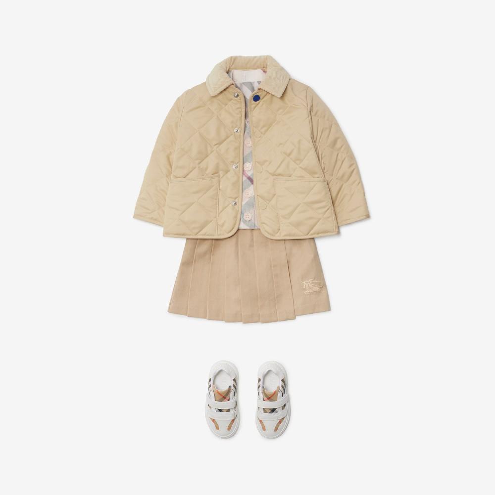 Burberry Chaqueta Rústica AcolchadaPrecio 450 00 € 6-24 Meses