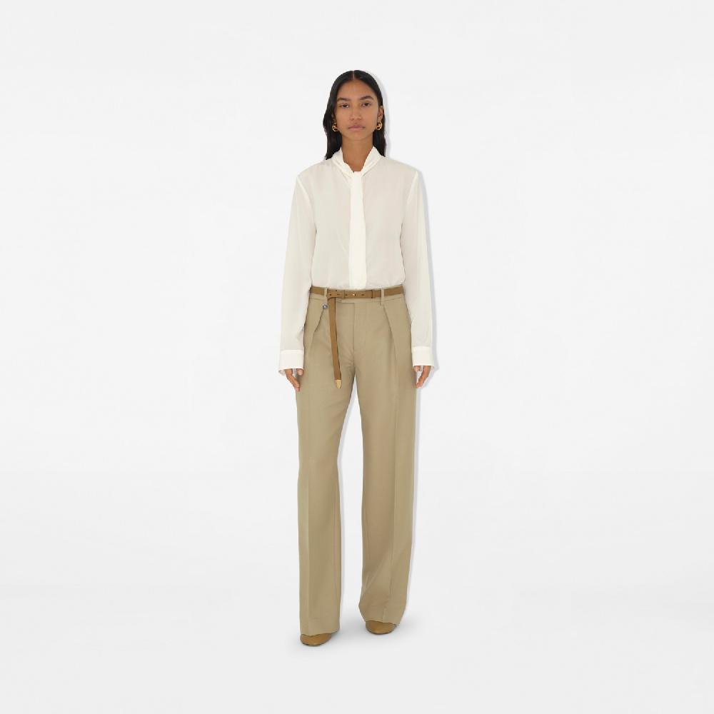 Burberry Cinturón Fino En Piel Con Motivo B ShieldPrecio 450 00 € Personalizable Con Iniciales