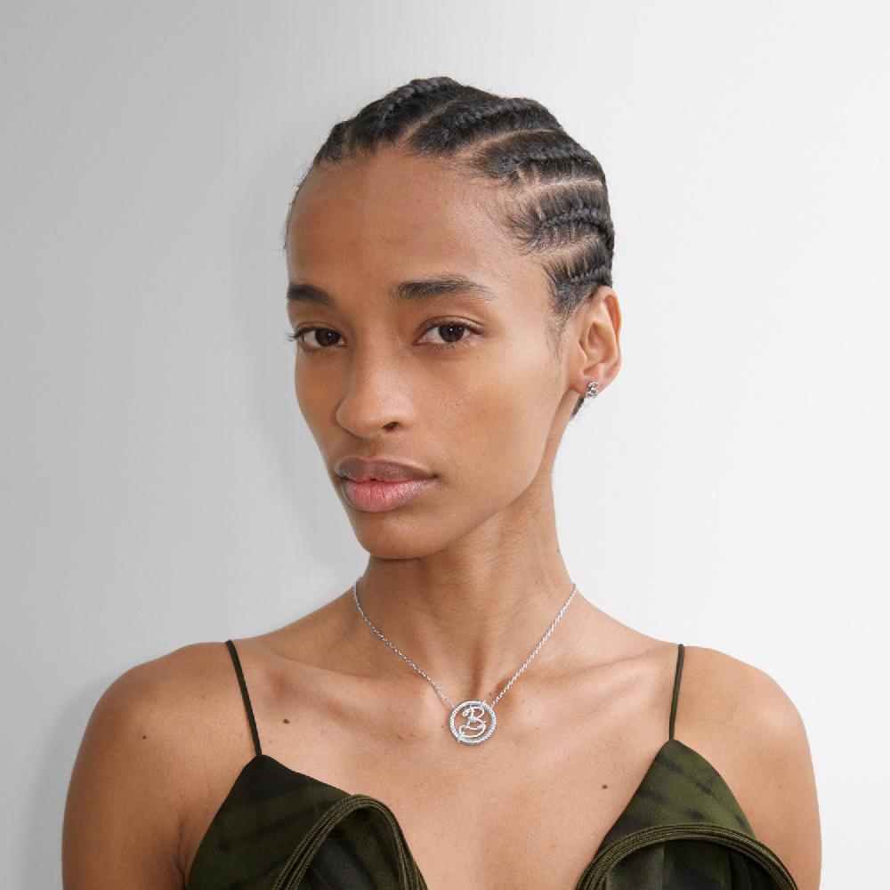 Burberry Collar Con Colgante De Letra B Estilo NáuticoPrecio 320 00 € Novedades