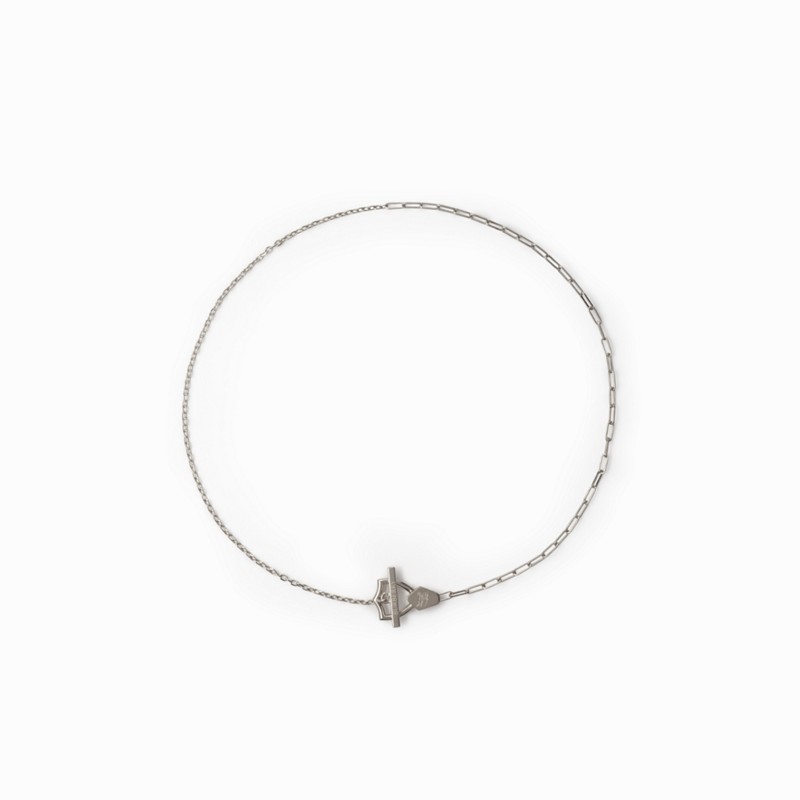 Burberry Collar ShieldPrecio 270 00 € Costume Jewellery