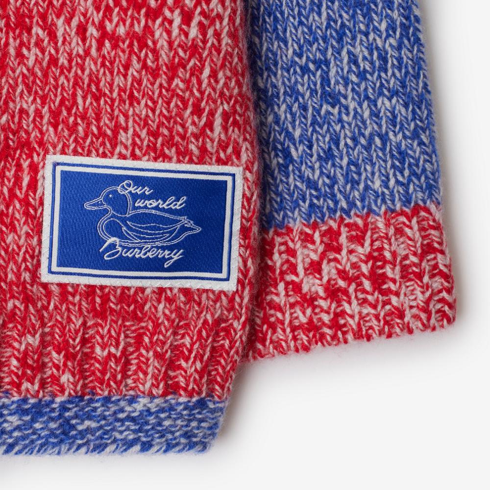 Burberry Conjunto De Regalo De Dos Piezas En Cachemir Con Osito ThomasPrecio 450 00 € 1-18 Meses