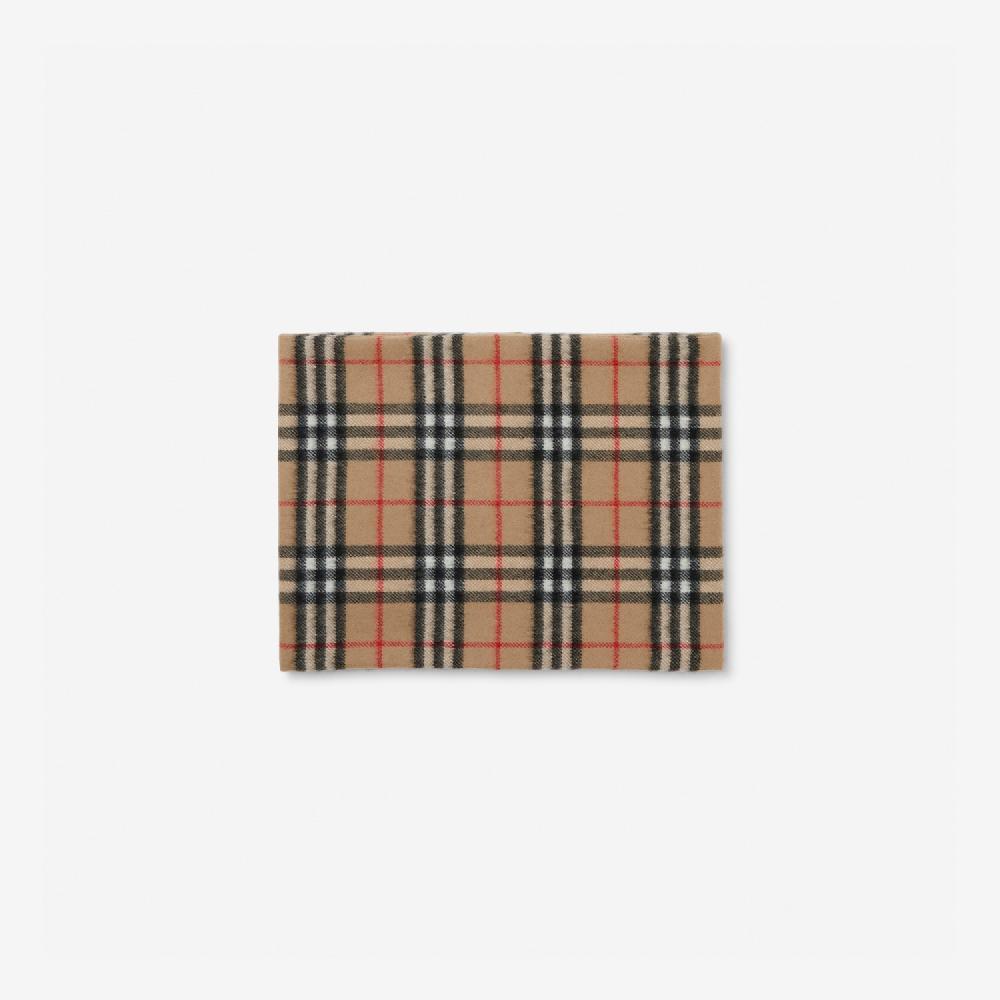 Burberry Cuello En Cachemir A Cuadros Vintage ChecksPrecio 290 00 € 3-14 Años