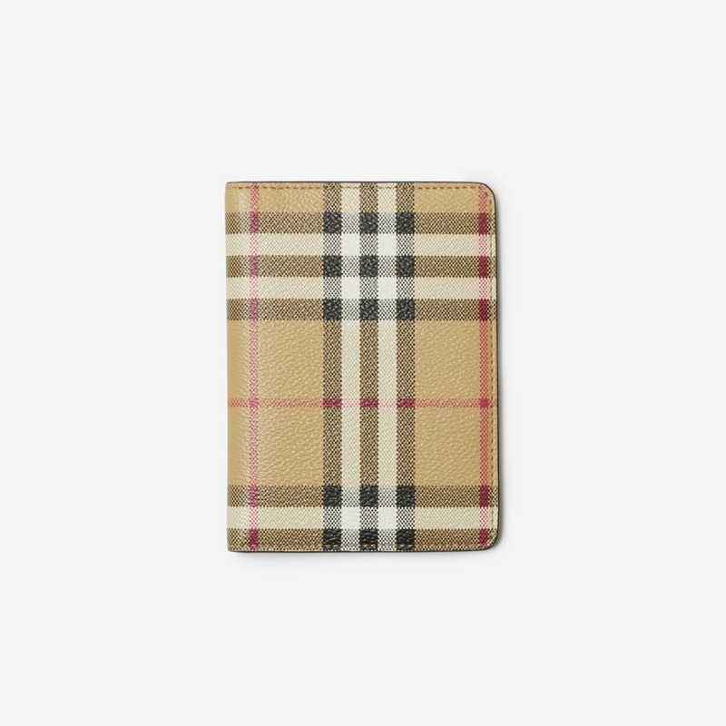Burberry Funda para pasaporte CheckPrecio 290 00 € Personalizable con iniciales