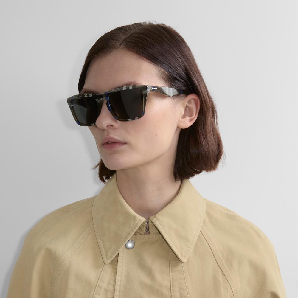 Burberry Gafas De Sol Code Con Montura CuadradaPrecio 220 00 €