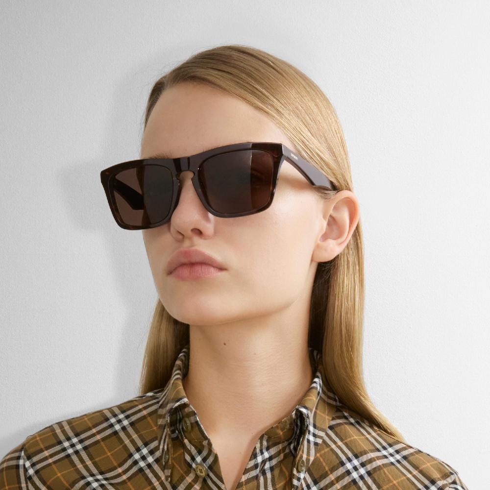 Burberry Gafas De Sol Code Con Montura CuadradaPrecio 220 00 €