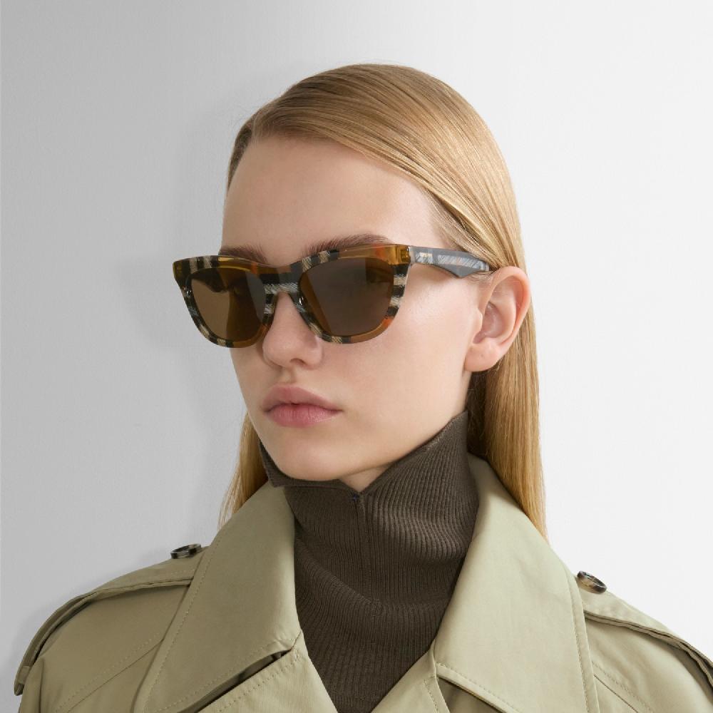 Burberry Gafas De Sol Code Con Montura De Ojo De GatoPrecio 220 00 €