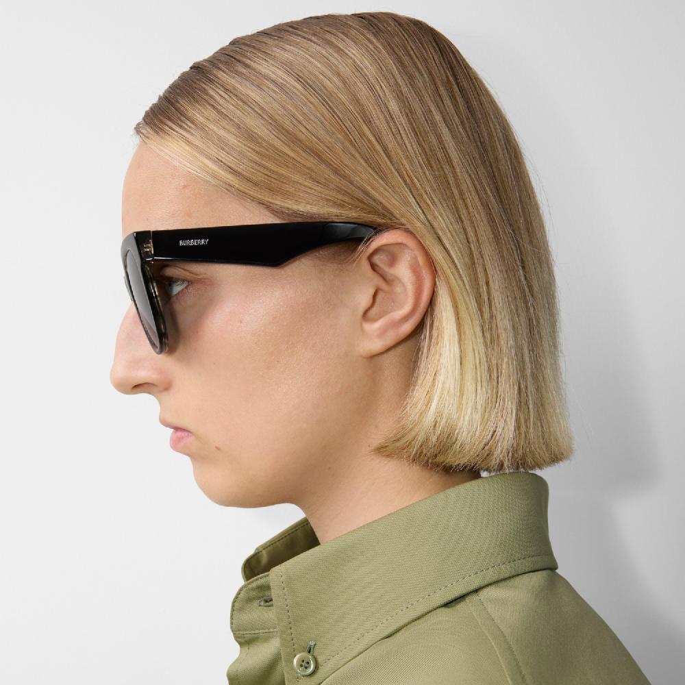 Burberry Gafas De Sol Con Montura Redonda A CuadrosPrecio 210 00 € Personalizable Con Iniciales