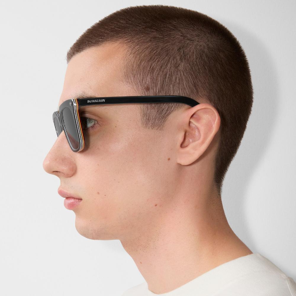 Burberry Gafas De Sol Con Rayas Icon StripePrecio 190 00 € Disponibilidad Limitada
