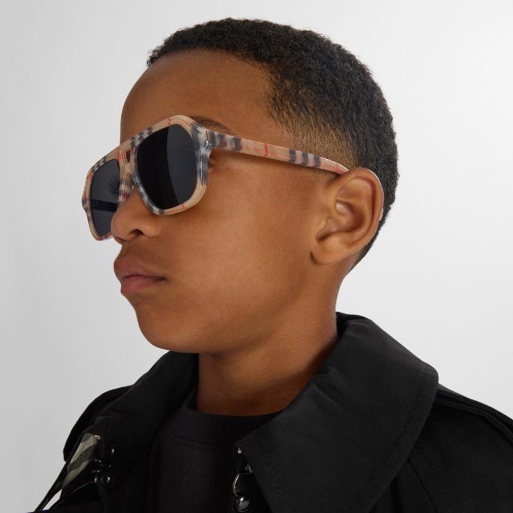 Burberry Gafas De Sol Estilo Aviador CheckPrecio 130 00 € 3-14 Años