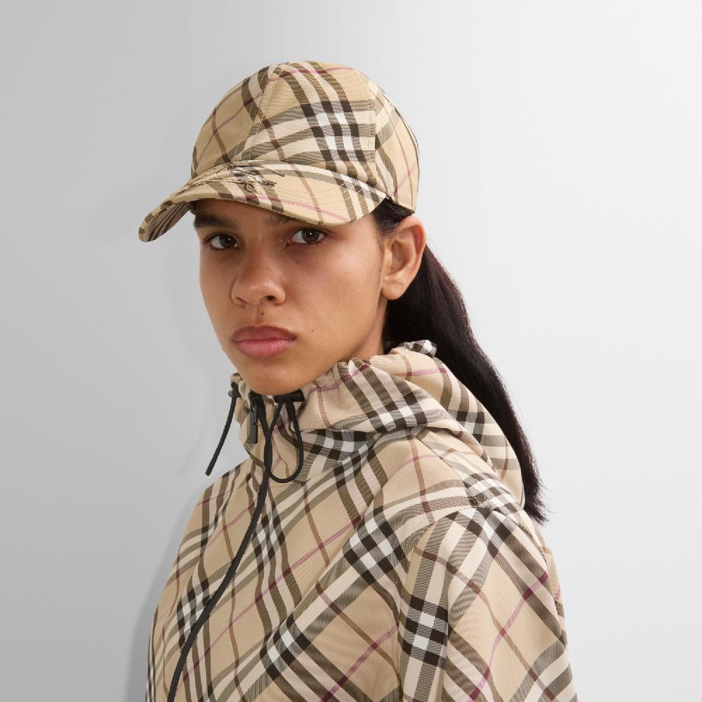 Burberry Gorra Check Con EKDPrecio 320 00 € Novedades