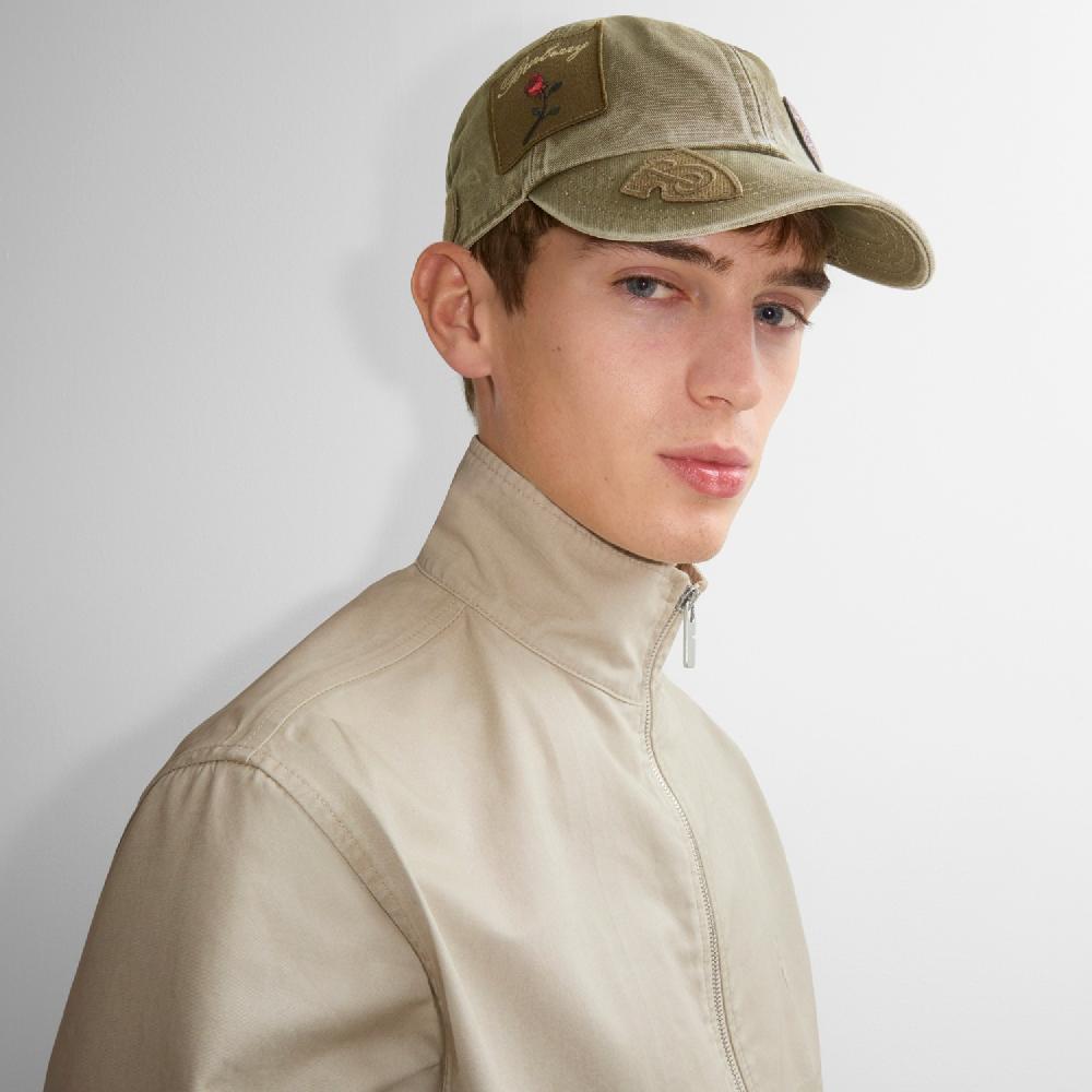 Burberry Gorra En Algodón Con DistintivoPrecio 520 00 €